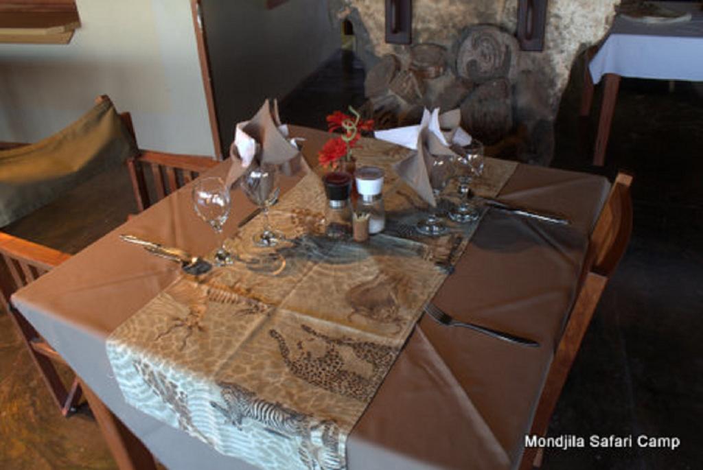 Villa Mondjila Safari Camp à Okaukuejo Extérieur photo
